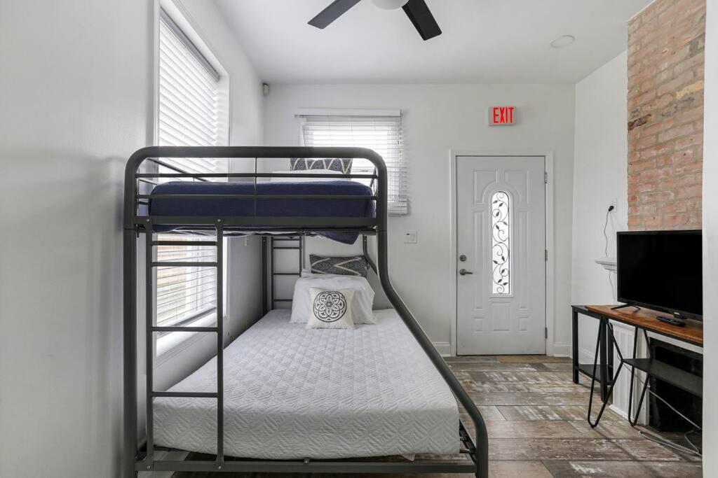 Sleep 10 Next To Superdome And Downtown Villa New Orleans Bagian luar foto